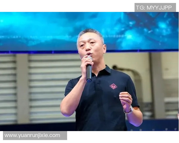 电竞新闻黄强畅谈CSGO职业生涯的起伏与挑战分享游戏背后的故事与感悟